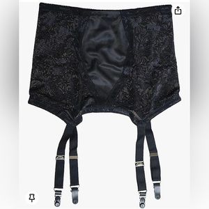 NWOT Retro Rago Black Lace Garter Belt